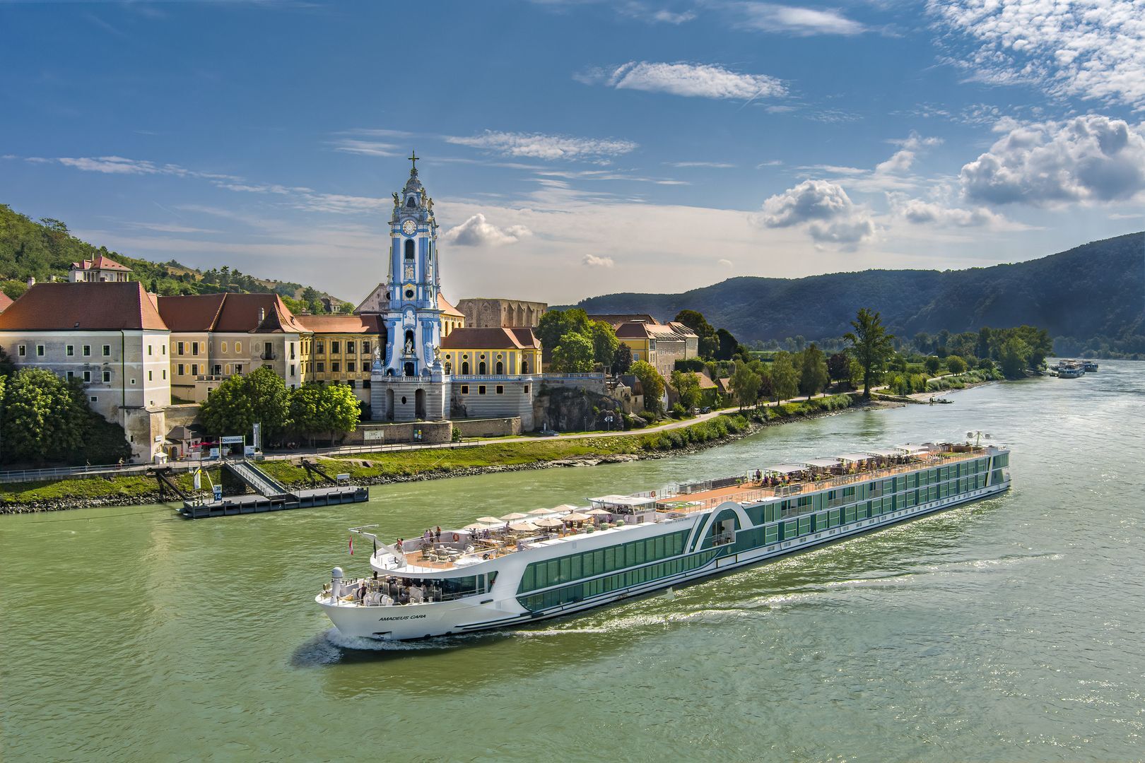Lueftner Cruises_AMADEUS Cara_outside view_Danube_Duernstein_02_©2022 Martin Skopal_